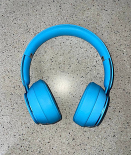 Навушники Beats Solo Pro у блакитному кольорі