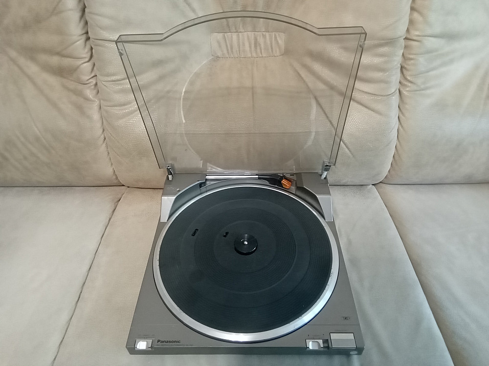 National (Panasonic) SL-N5 Compact Fully Automatic turntable with built in phono pre-amplifier 1985 National (Panasonic) SL-N5 Compact Fully Automatic turntable with built in phono pre-amplifier 1985