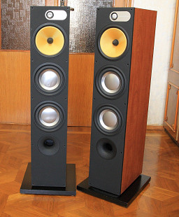 Bowers & Wilkins 683