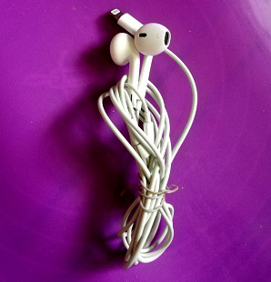 Гаринтура наушники Apple Airpods