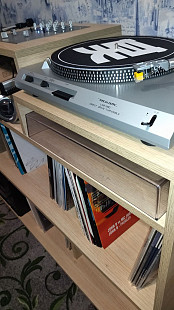 Проигрыватель пластинок Realistic LAB 390