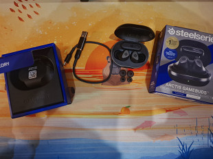 Бездротові навушники Steelseries Arctis gamebuds