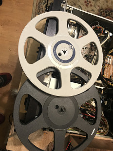 Продам пару пластиковых катушек под 1000м