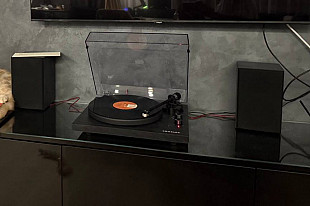 Crosley C62 Turntable + Speaker System
