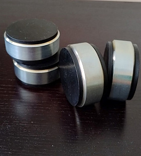 Вібророзв'язка, Ізоляційні ніжки Pro-Ject