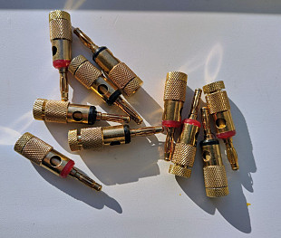 Акустичні роз'єми "банани"