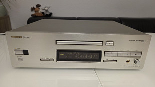 СиДи проигрыватель Onkyo Integra DX 7711