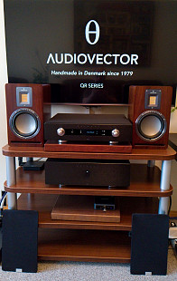 Продам Акустичну систему Audiovector QR 1 Dark Walnut.