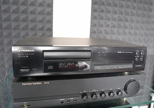 Cd проигрыватель PIONEER PD-106