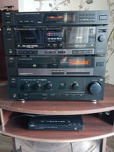 Продам стойку JVC. Из 4х аудио аппаратов.