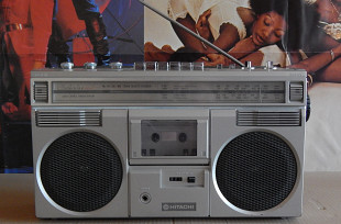 Магнитола HITACH TRK-7400W