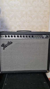 Продам гітарний комбік Fender Deluxe 112+. Made in USA