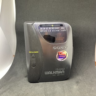 Портативний касетний плеєр Sony Walkman WM-FX123 з вбудованим AM/FM-радіо