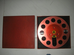 Бобина фирмы SONY metall -7'' с плёнкой 740м и студийной записью в коробке - подарочный вариант