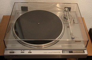 Продам виниловый проигрыватель Sony PS-X45