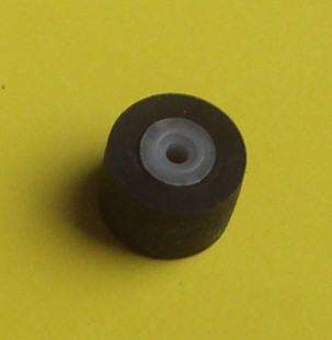 Прижимной резиновый ролик 9, 5 х 6, 5 х 1, 5 х 7 д кассетного магнитофона