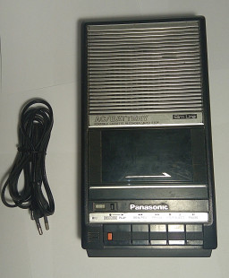 Кассетный магнитофон Panasonic RQ-2104 Переносной Винтажный 80-х годов.